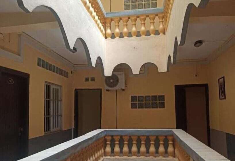 בית מלון כפרי Salama Hôtel Majunga