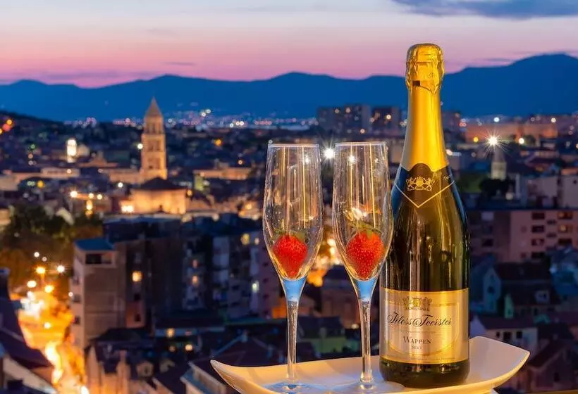 Pensión Royal Suitessky