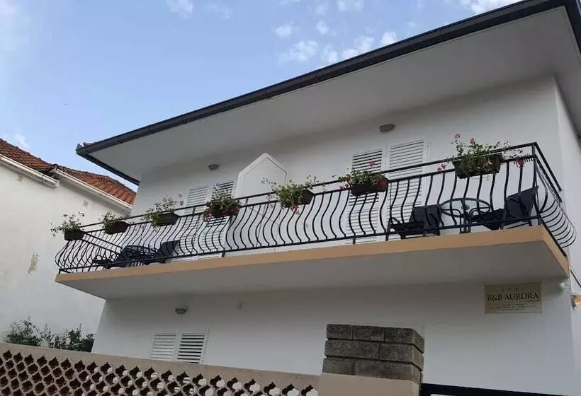 B&b Aurora