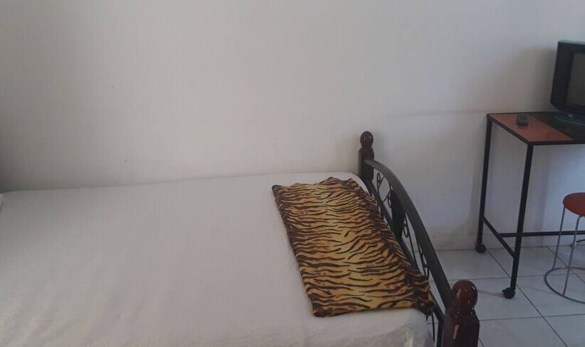 تختخواب و صبحانه Pns Hebergement