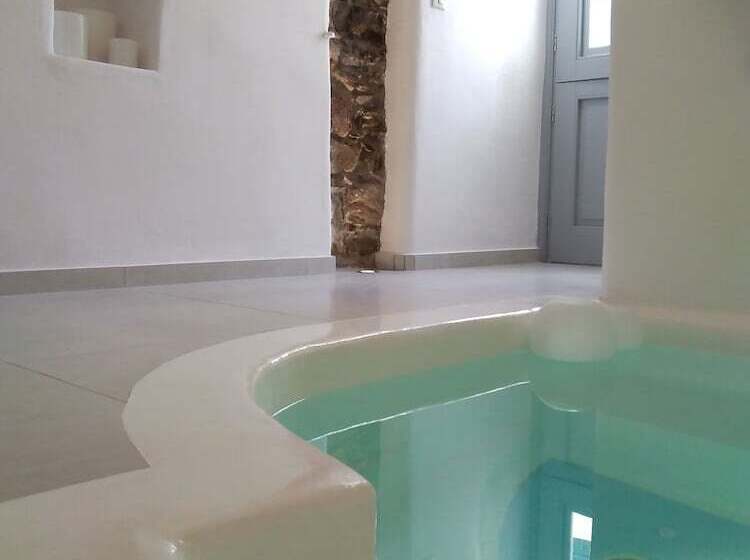 Esperia Luxury Suites