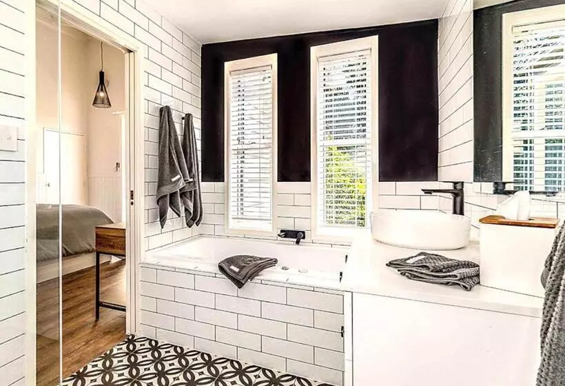 Hampton Estate Wines