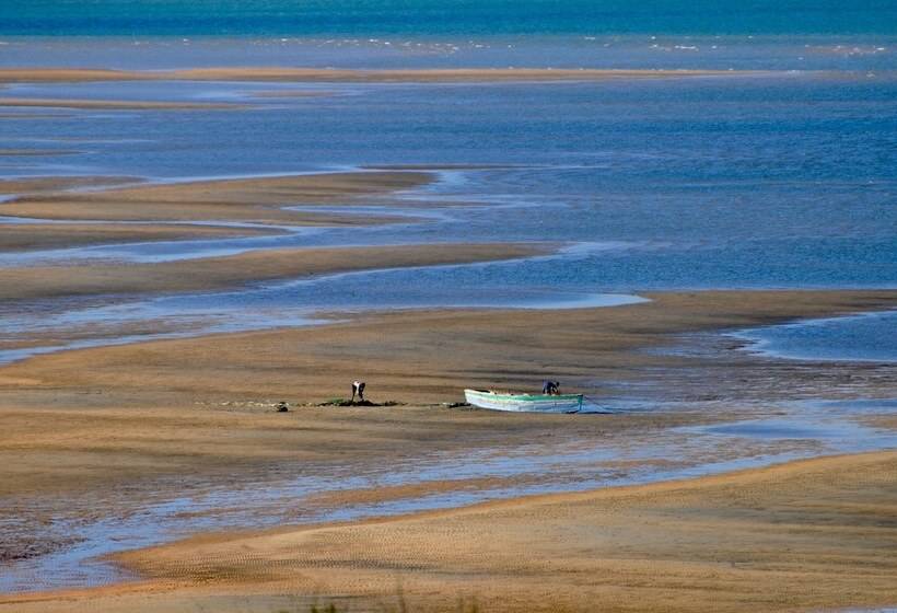 هتل Asdunas Lodge