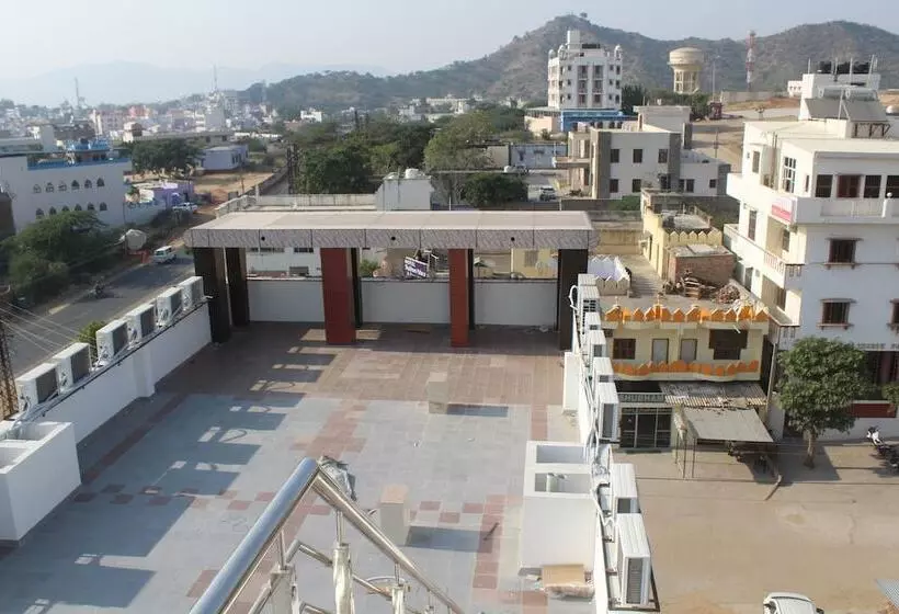 Hotelli Bajaj Lake Palace