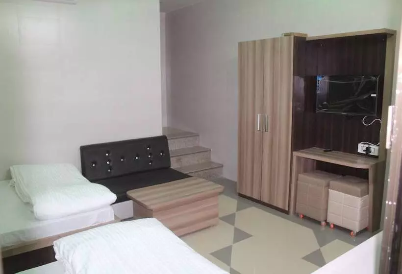 Hotelli Bajaj Lake Palace
