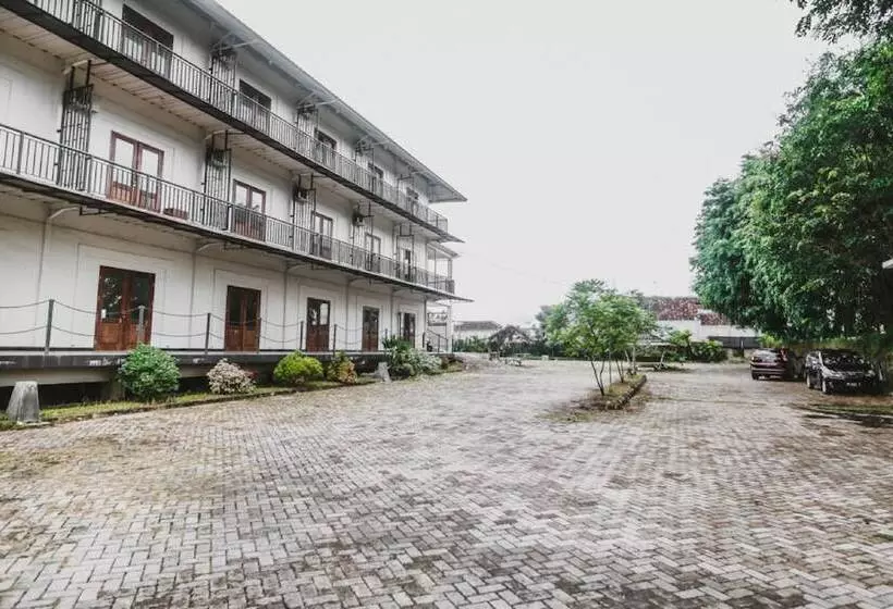 ホテル Reddoorz @ Jalan Hayam Wuruk Lampung