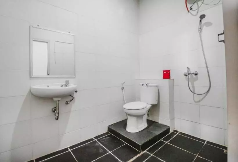 ホテル Reddoorz @ Jalan Hayam Wuruk Lampung