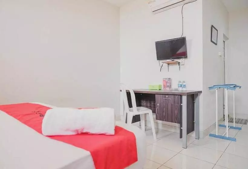 ホテル Reddoorz @ Jalan Hayam Wuruk Lampung