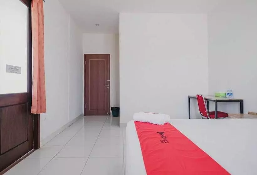 ホテル Reddoorz @ Jalan Hayam Wuruk Lampung