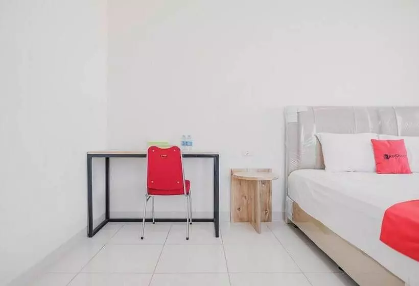ホテル Reddoorz @ Jalan Hayam Wuruk Lampung