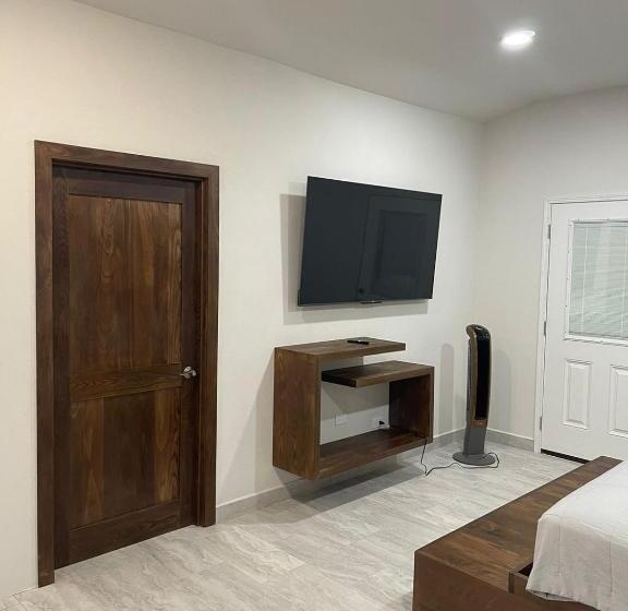 ホテル Roaring River Golf & Accommodations