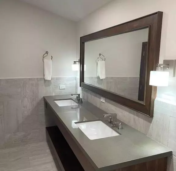 ホテル Roaring River Golf & Accommodations