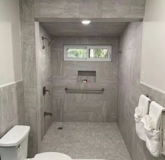 ホテル Roaring River Golf & Accommodations