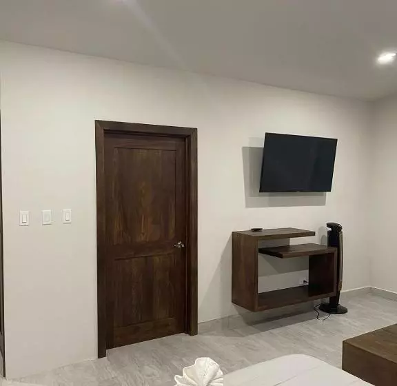 ホテル Roaring River Golf & Accommodations