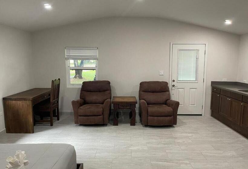 ホテル Roaring River Golf & Accommodations