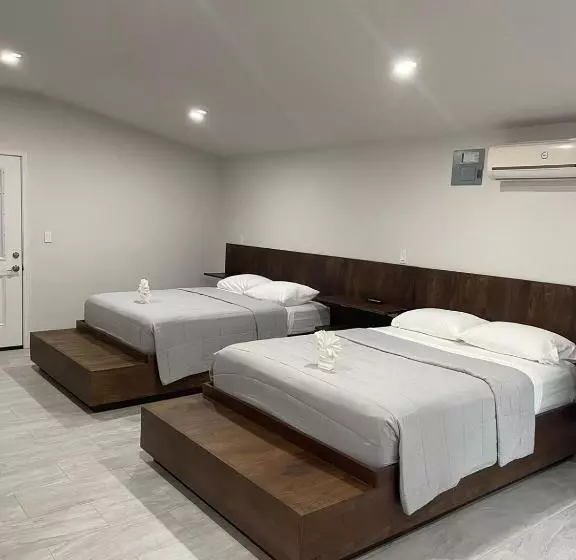 ホテル Roaring River Golf & Accommodations