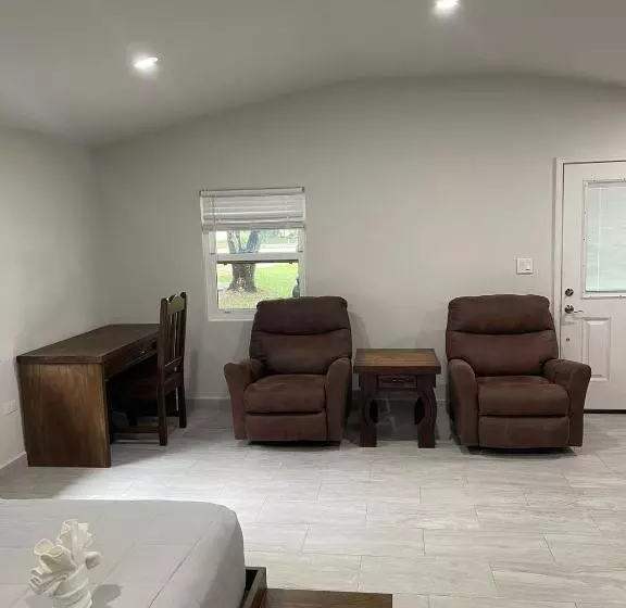 ホテル Roaring River Golf & Accommodations