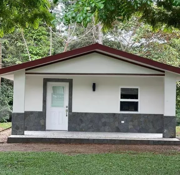 ホテル Roaring River Golf & Accommodations