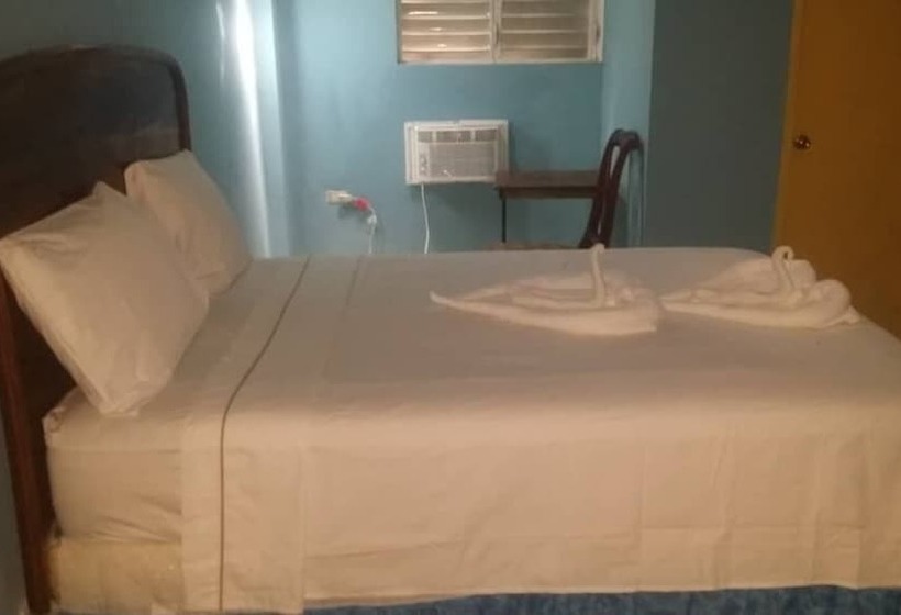 Villa Rosa Hotel & Restaurant