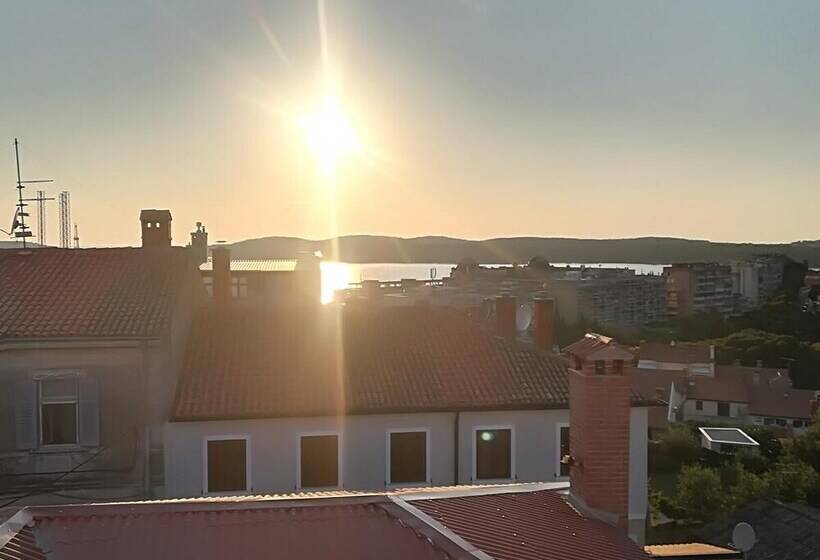 Pensió B&b Arena Prestige Rooms