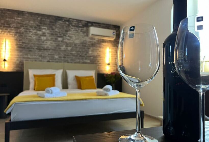 Pensió B&b Arena Prestige Rooms