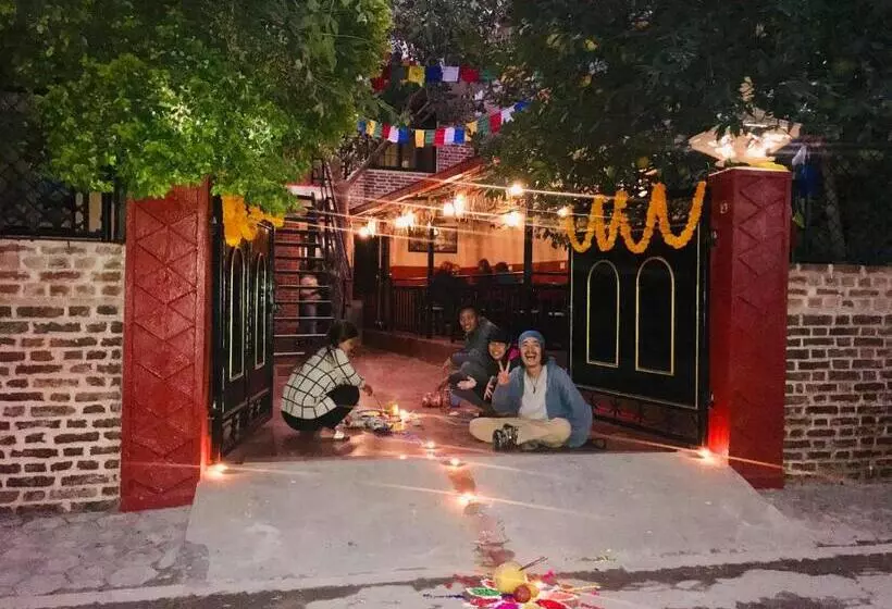 پانسیون Gurung's Home