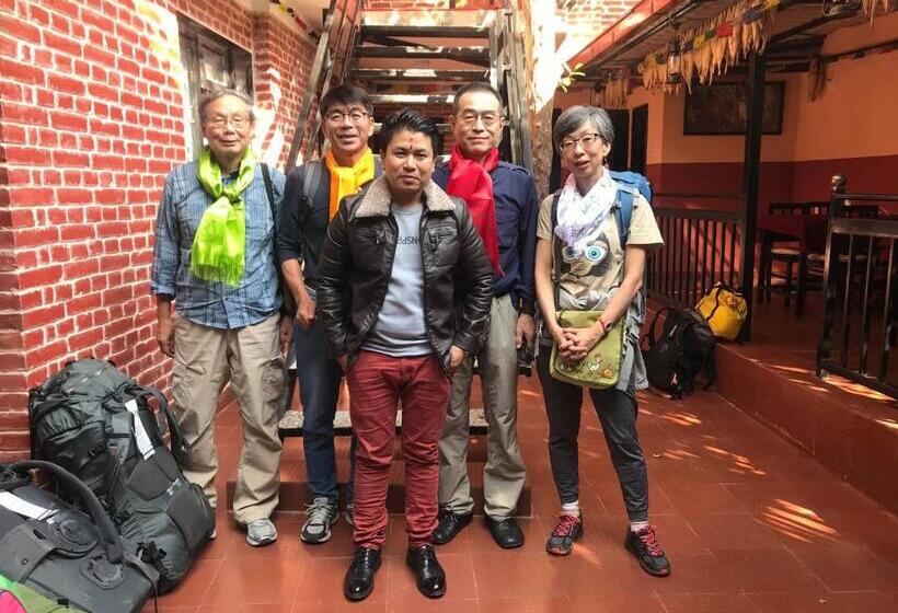 پانسیون Gurung's Home