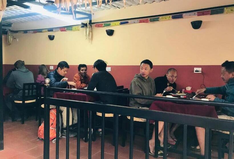 پانسیون Gurung's Home