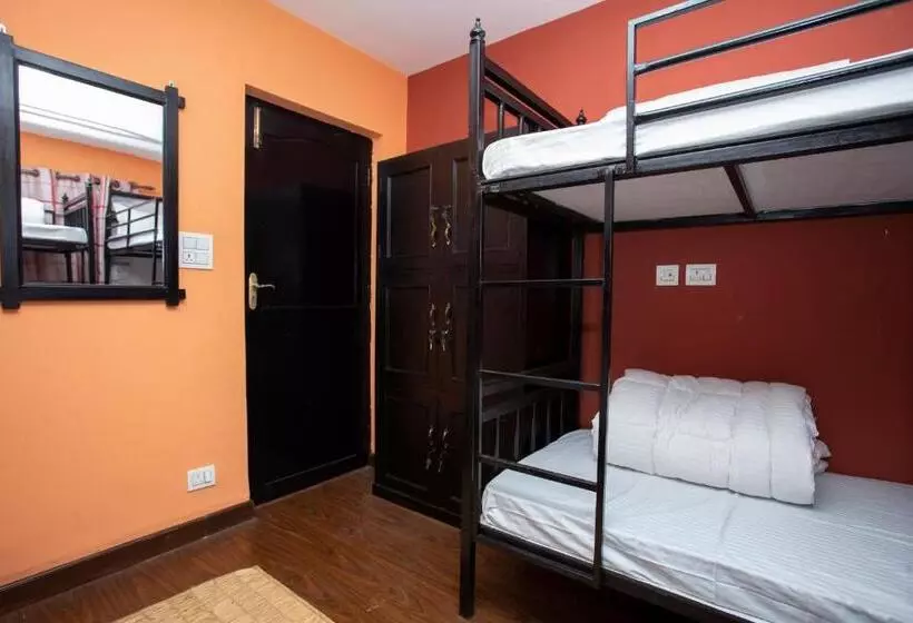 پانسیون Gurung's Home