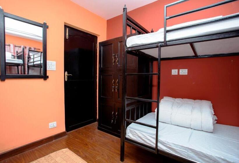 پانسیون Gurung's Home