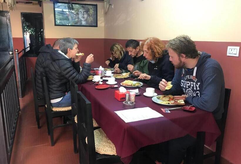 پانسیون Gurung's Home