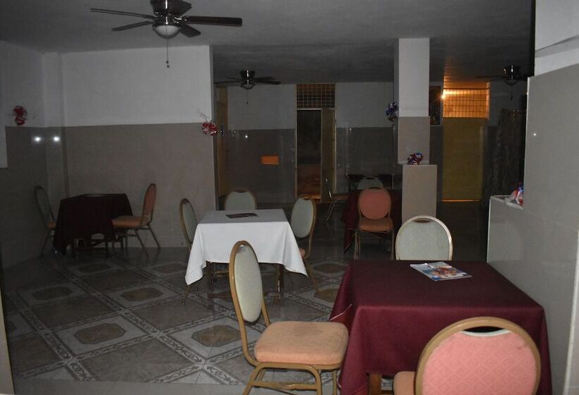 Villa Rosa Hotel & Restaurant