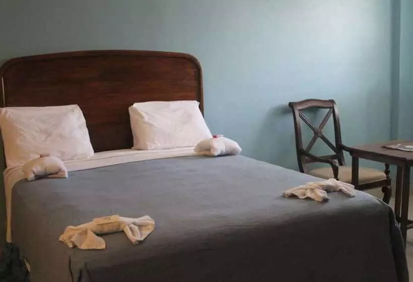 Villa Rosa Hotel & Restaurant