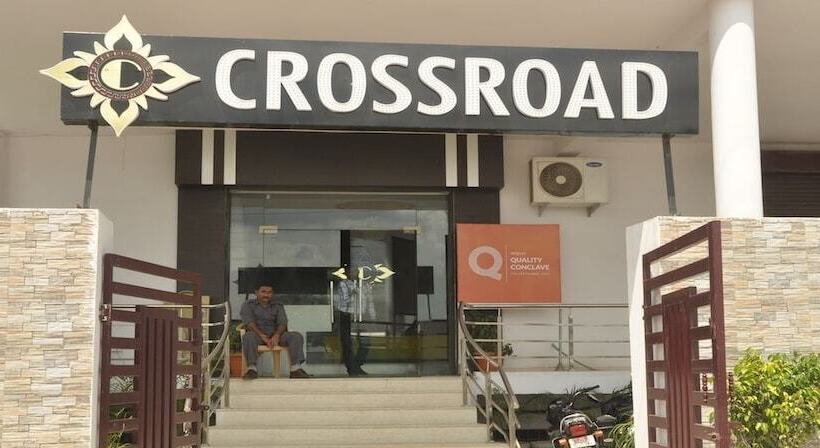 هتل Crossroad