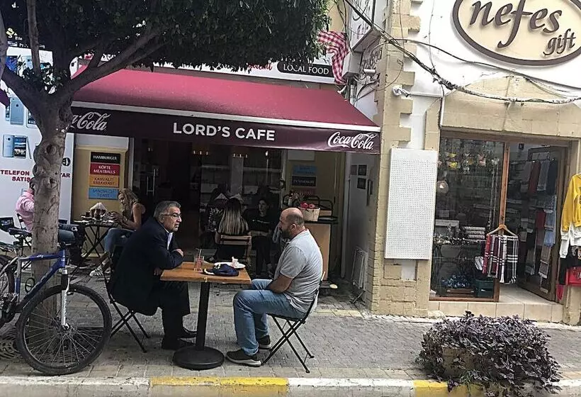 هتل Lord S Residence Boutique