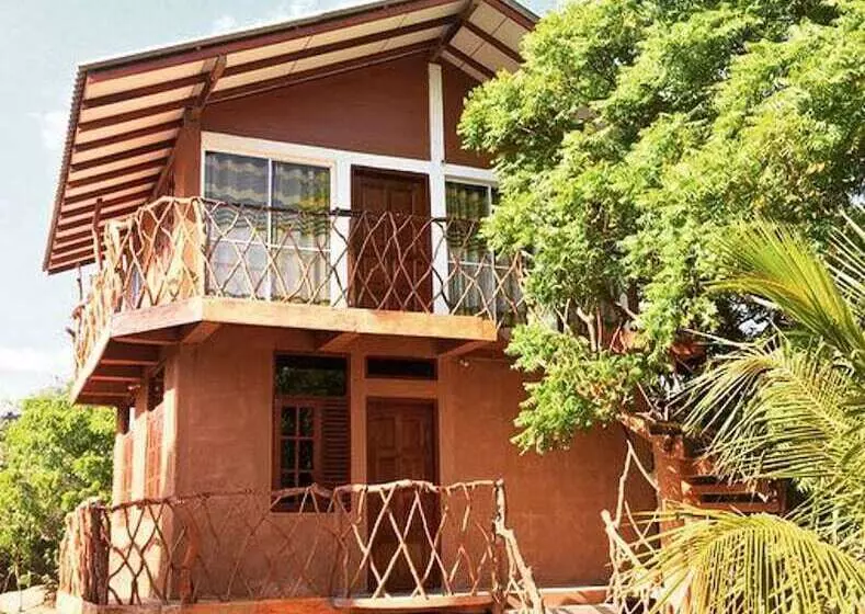 ホテル Sarada Beach Resort