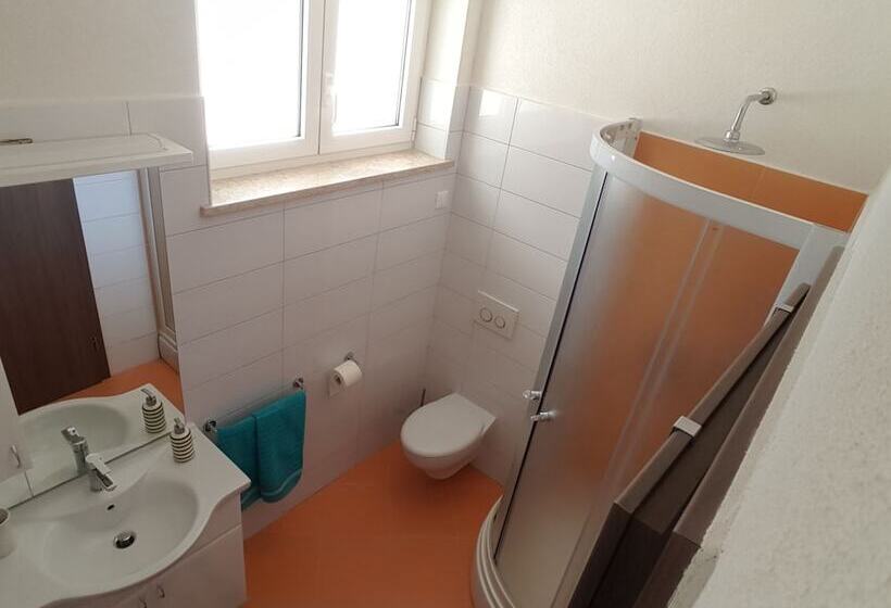 بنسيون Guesthouse F&r