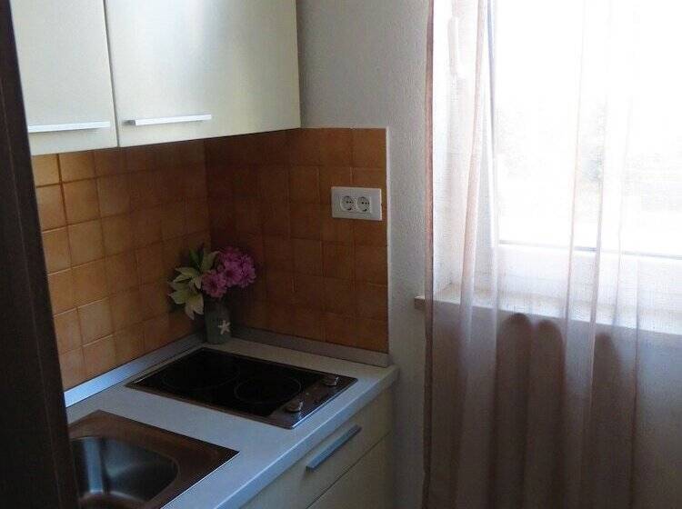 بنسيون Guesthouse F&r