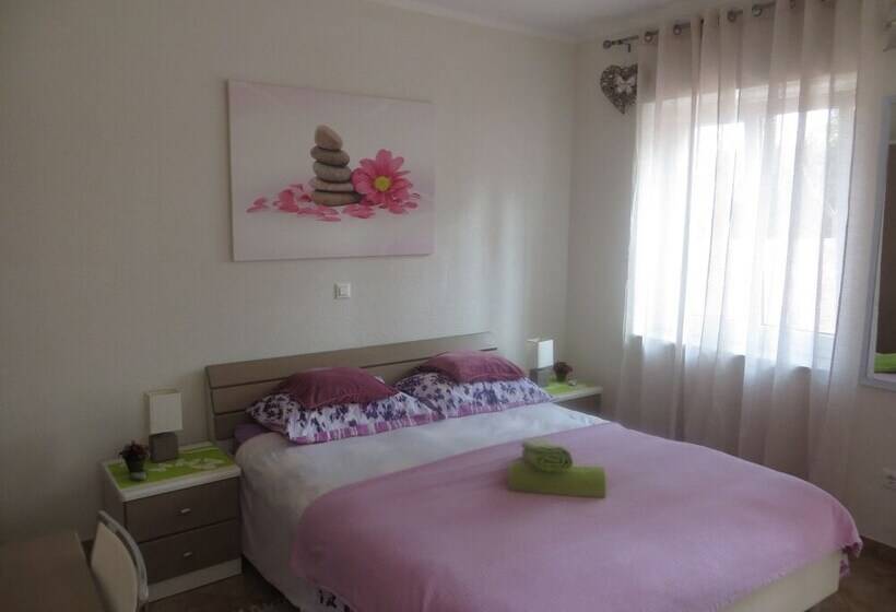 بنسيون Guesthouse F&r