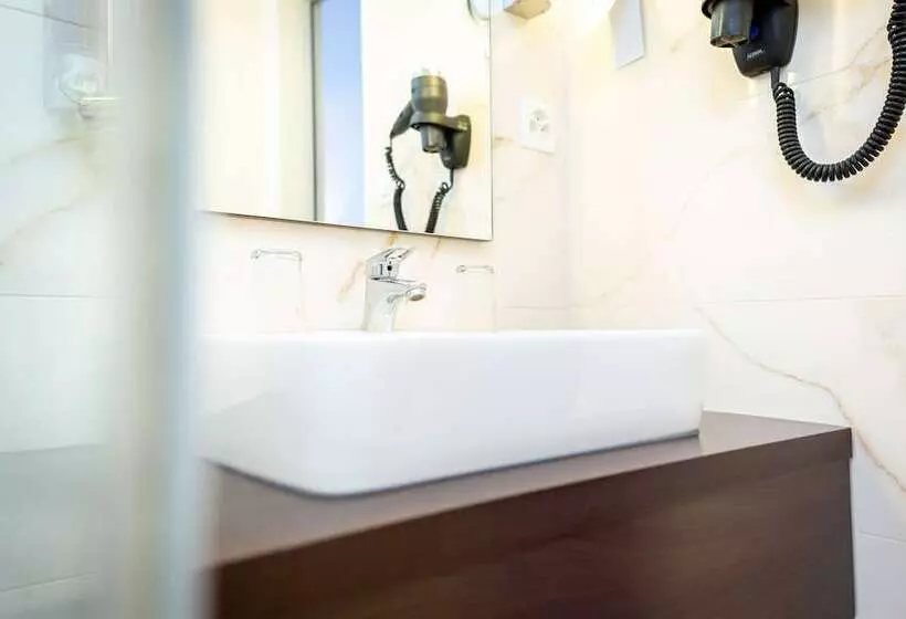 ホテル Rheinfelderhof