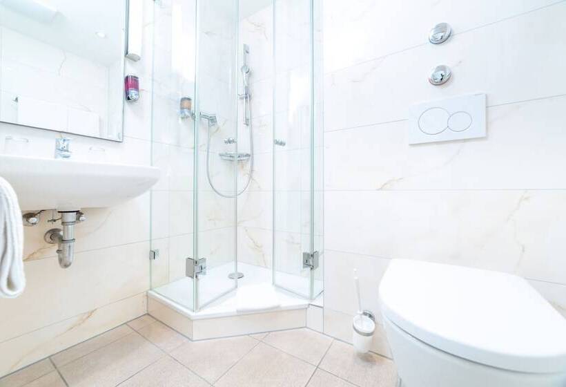 هتل Rheinfelderhof