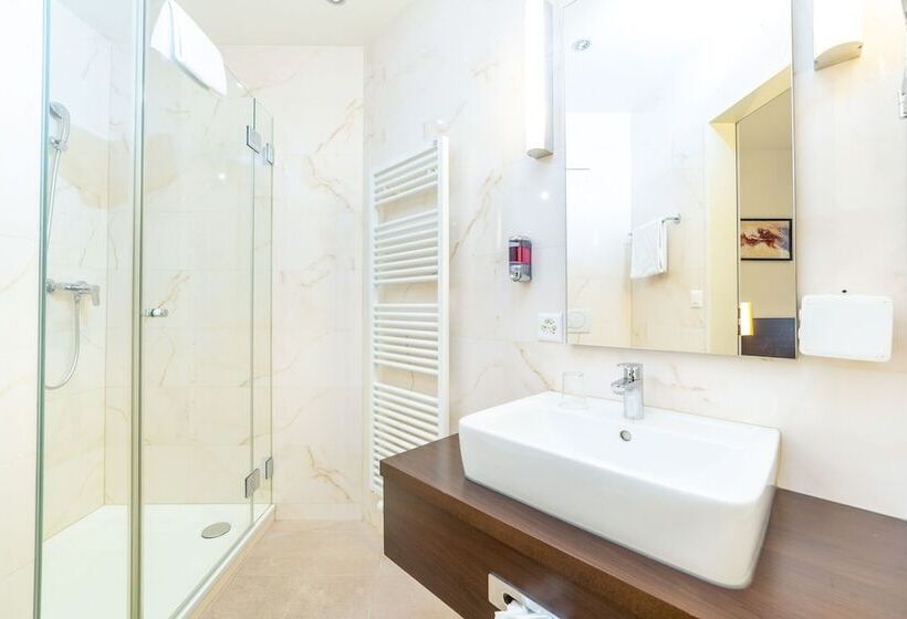 Hotel Rheinfelderhof