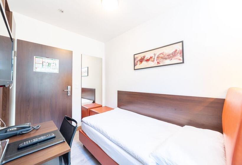 هتل Rheinfelderhof