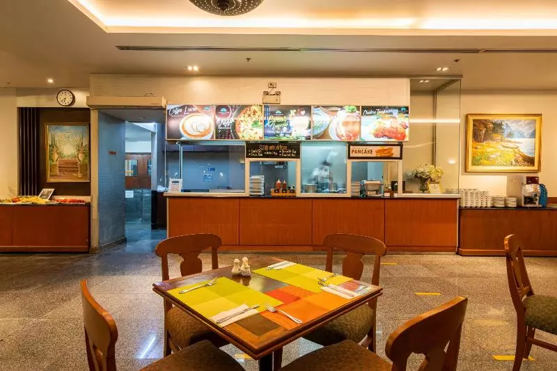 The Royal Paradise Hotel & Spa Sha Extra Plus