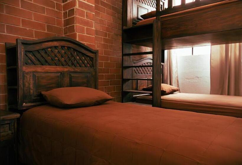 هاستل Lar Antiqua