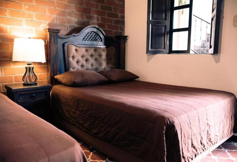 هاستل Lar Antiqua