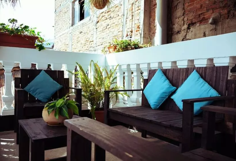 هاستل Lar Antiqua