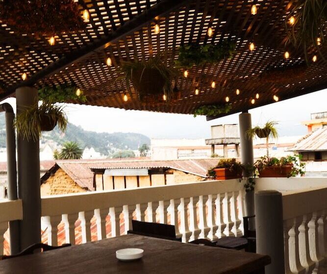 هاستل Lar Antiqua