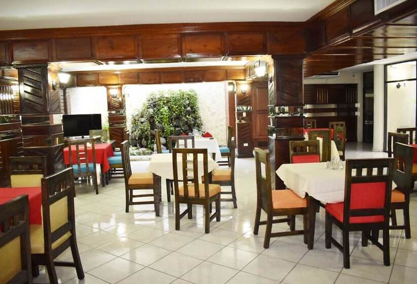 هتل Constellation