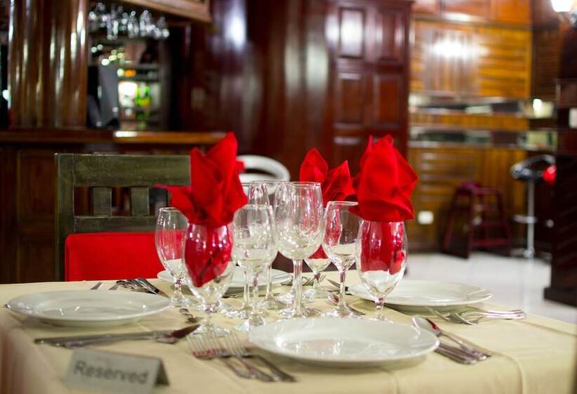 هتل Constellation